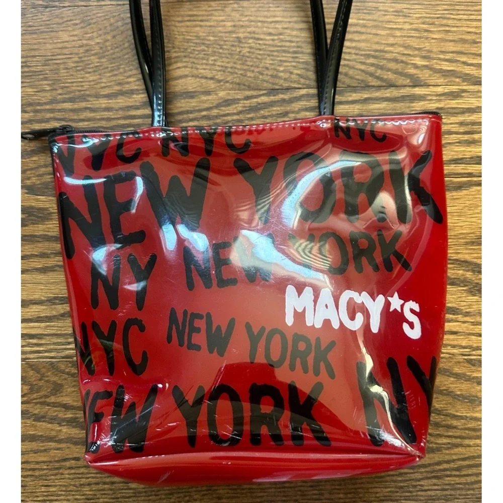 Macy's New York City Souvenir Tote Bag Red Vinyl Y2K Herald Square Small Zip Bag